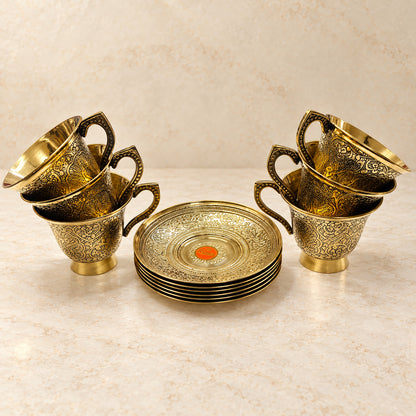 Cup and saucer set — cups stacked feature view