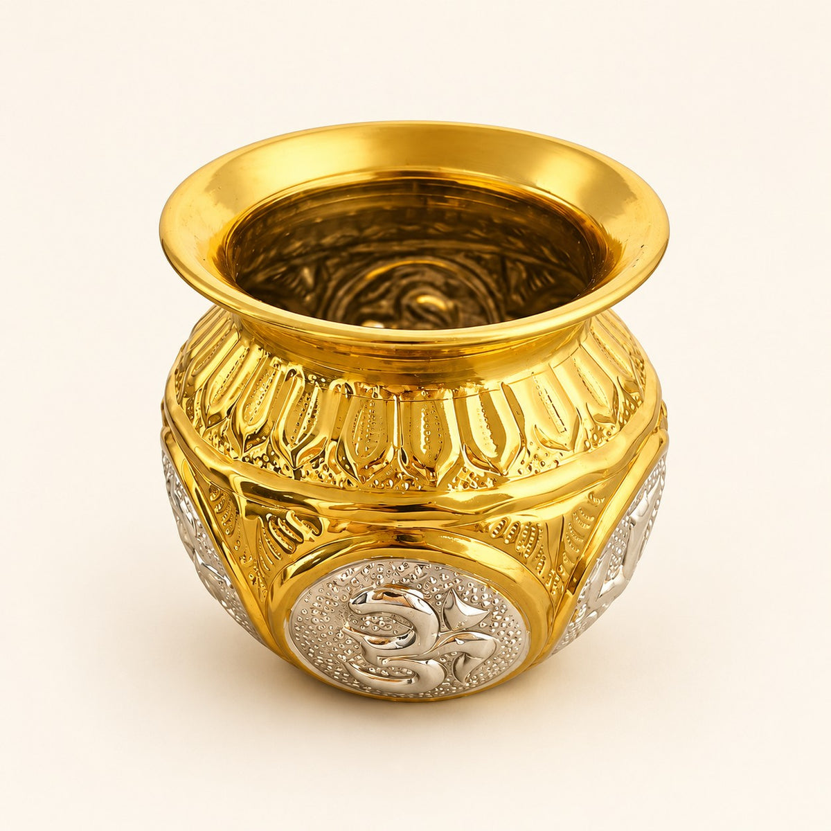 Two-Tone Medallion Kalash — product view 2